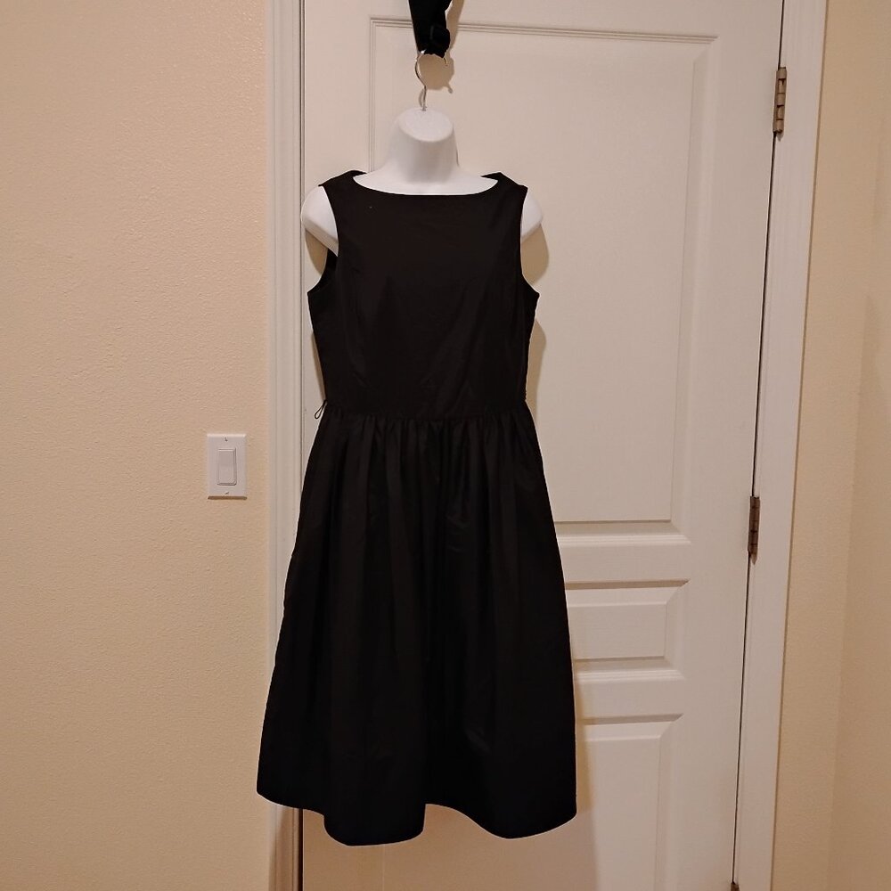 Issac Mizrahi Ebony Black Sleeveless Cocktail dress taffeta size 8 beautiful!